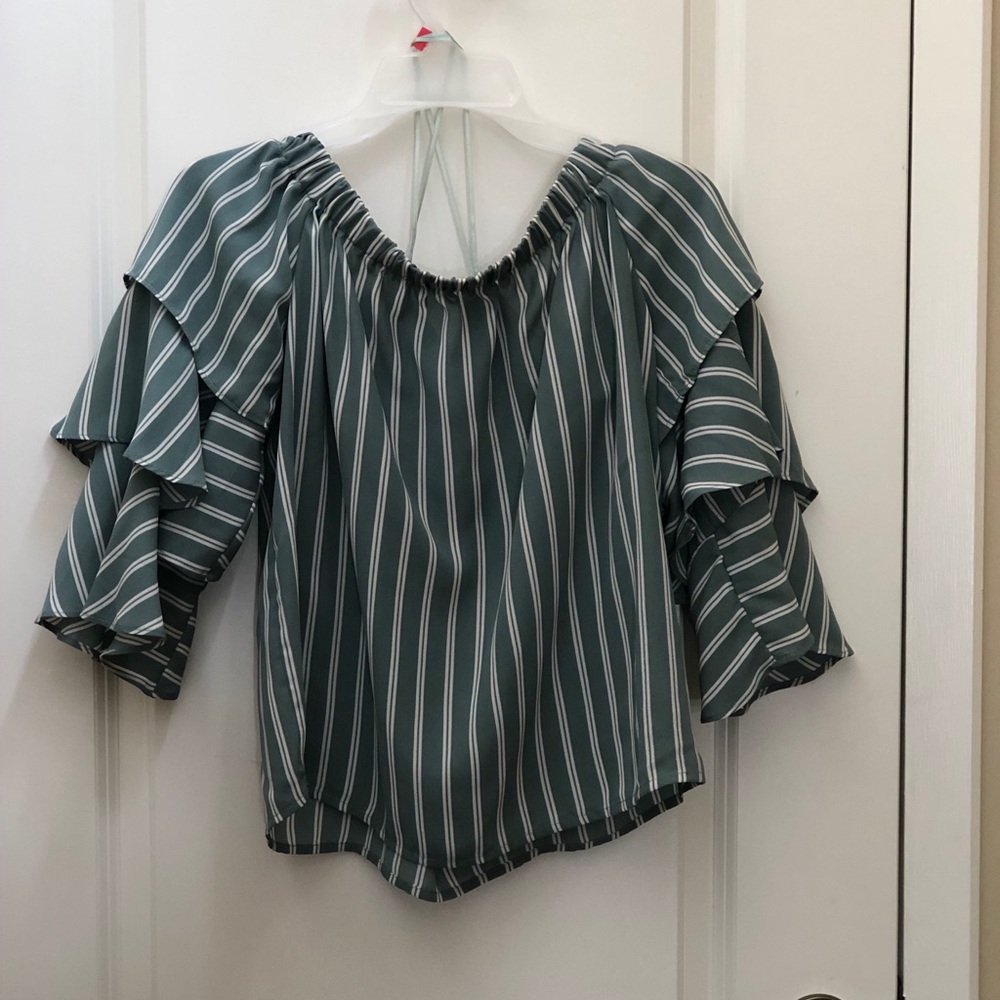 Mid sleeve top